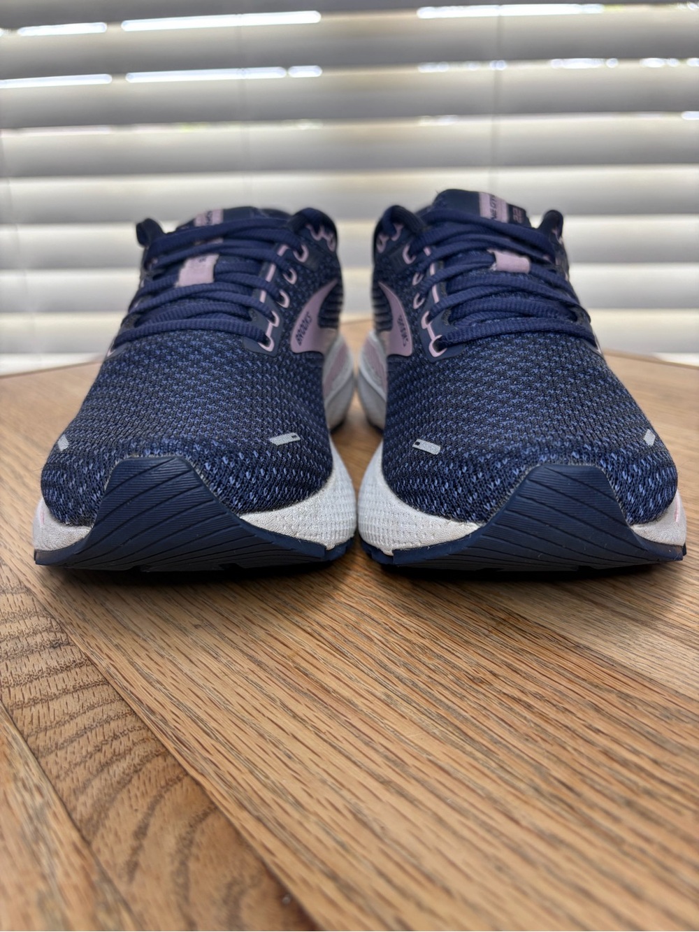 Brooks Adrenaline GTS 22 Women’s Navy and Light Pink Running Sneakers - Picture 5 of 10